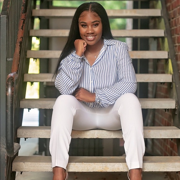 Meet your Posher, Tamia - Picture 3 of 3